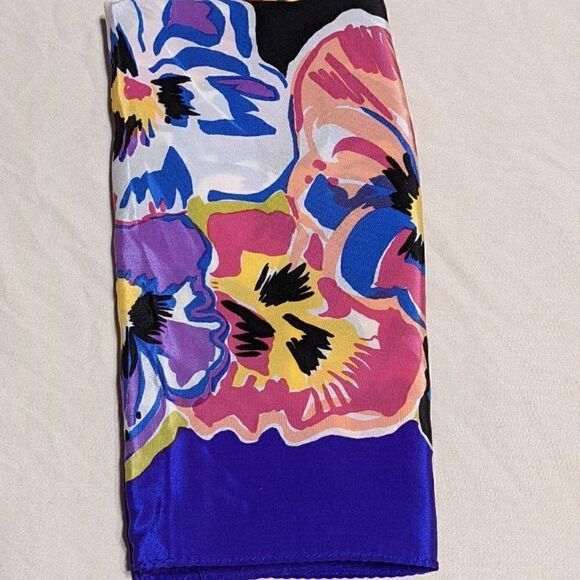 VINTAGE BOB MACKIE WEARABLE ART VIOLET DESIGNED 100% SILK SCARF - Picture 3 of 3